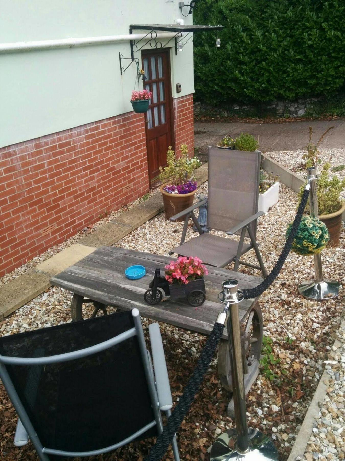 Cozy Snug Room, Short Drive To Lyme Regis, Crackling Fireplace, Private Balcony & Stunning Countryside Views, Free Private Parking & Wifi Axminster Dış mekan fotoğraf