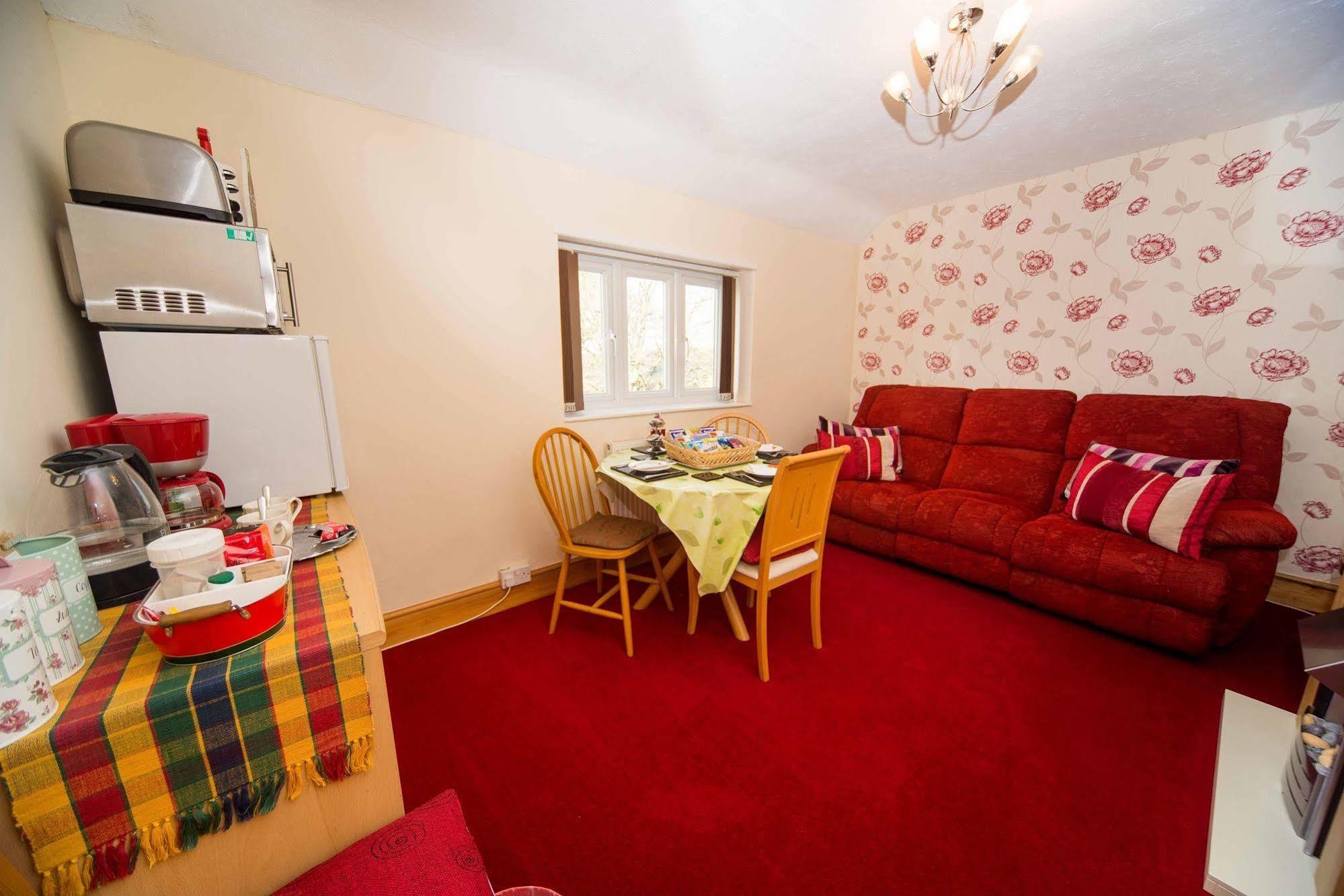Cozy Snug Room, Short Drive To Lyme Regis, Crackling Fireplace, Private Balcony & Stunning Countryside Views, Free Private Parking & Wifi Axminster Dış mekan fotoğraf