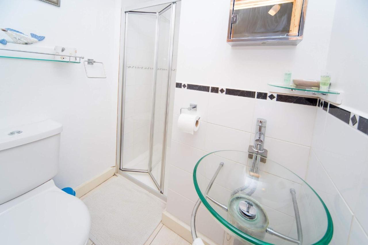 Cozy Snug Room, Short Drive To Lyme Regis, Crackling Fireplace, Private Balcony & Stunning Countryside Views, Free Private Parking & Wifi Axminster Dış mekan fotoğraf