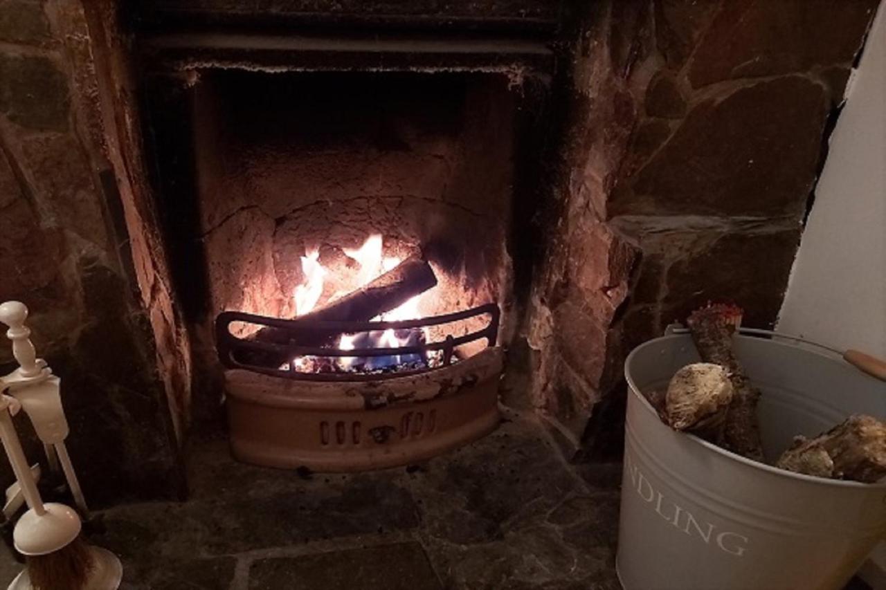 Cozy Snug Room, Short Drive To Lyme Regis, Crackling Fireplace, Private Balcony & Stunning Countryside Views, Free Private Parking & Wifi Axminster Dış mekan fotoğraf
