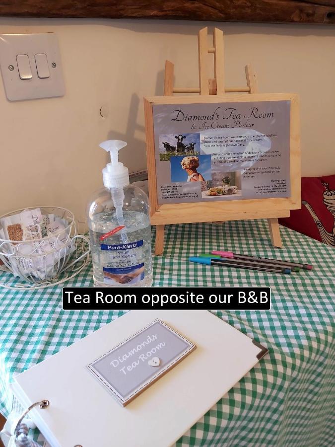 Cozy Snug Room, Short Drive To Lyme Regis, Crackling Fireplace, Private Balcony & Stunning Countryside Views, Free Private Parking & Wifi Axminster Dış mekan fotoğraf